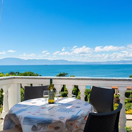 Apartments By The Sea Njivice, Krk - 5296 Bagian luar foto