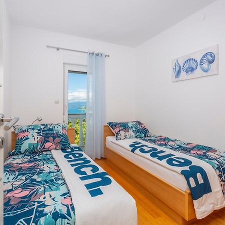 Apartments By The Sea Njivice, Krk - 5296 Bagian luar foto