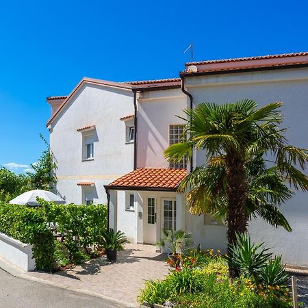 Apartments By The Sea Njivice, Krk - 5296 Bagian luar foto