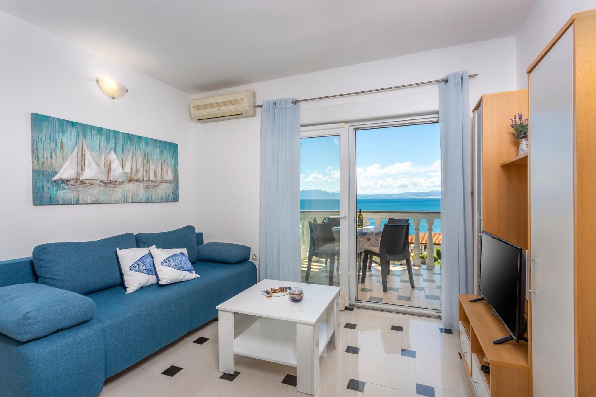 Apartments By The Sea Njivice, Krk - 5296 Bagian luar foto