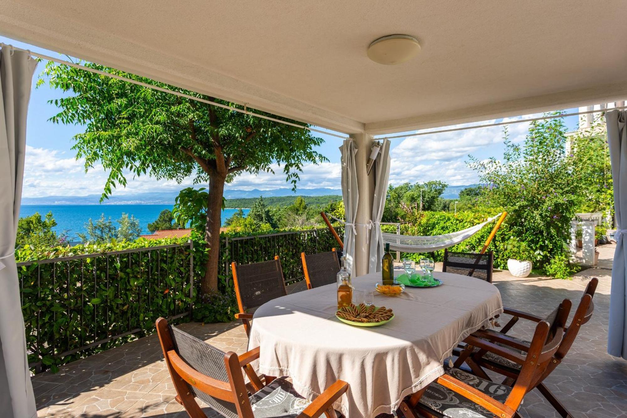 Apartments By The Sea Njivice, Krk - 5296 Bagian luar foto